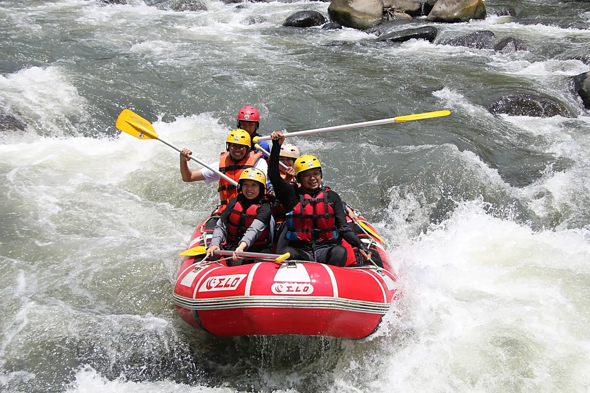 paket rafting jogja sungai elo magelang