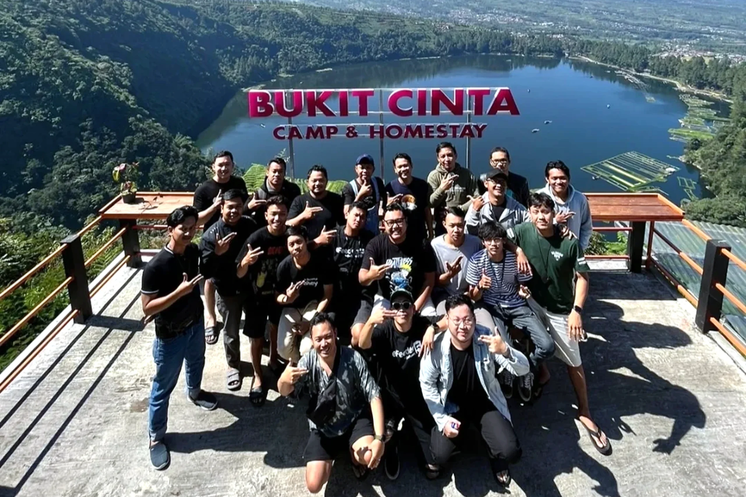 paket wisata 2 hari 1 malam dieng rombongan di bukit cinta camp dan homestay