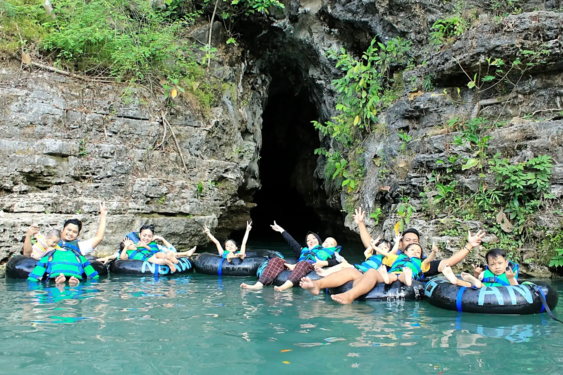 paket wisata cave tubing jogja goa pindul
