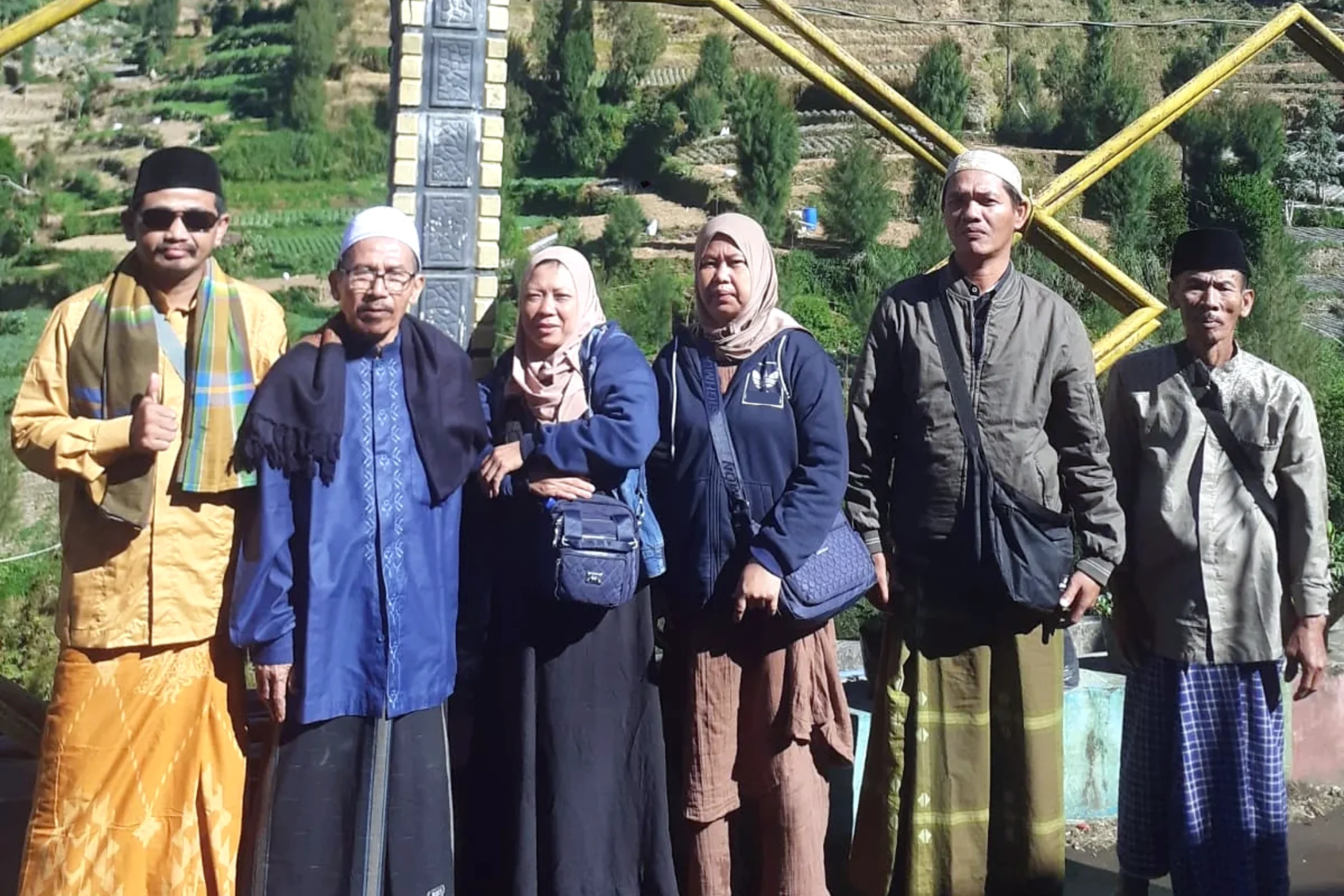 paket wisata religi tour dieng Makam Syeh Ngabdullah Celomanik