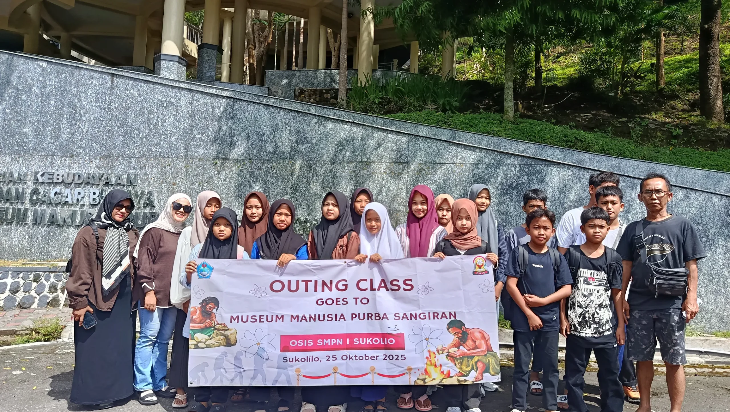 wisata outing class di museum manusia purba sangiran sragen jawa tengah